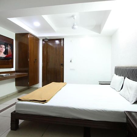 Hotel Seven Ahmedabad Extérieur photo