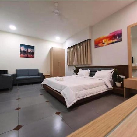 Hotel Seven Ahmedabad Extérieur photo