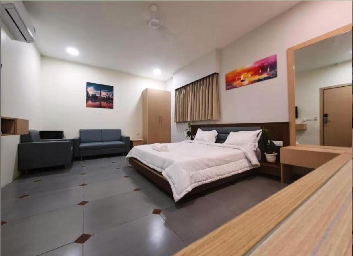 Hotel Seven Ahmedabad Extérieur photo