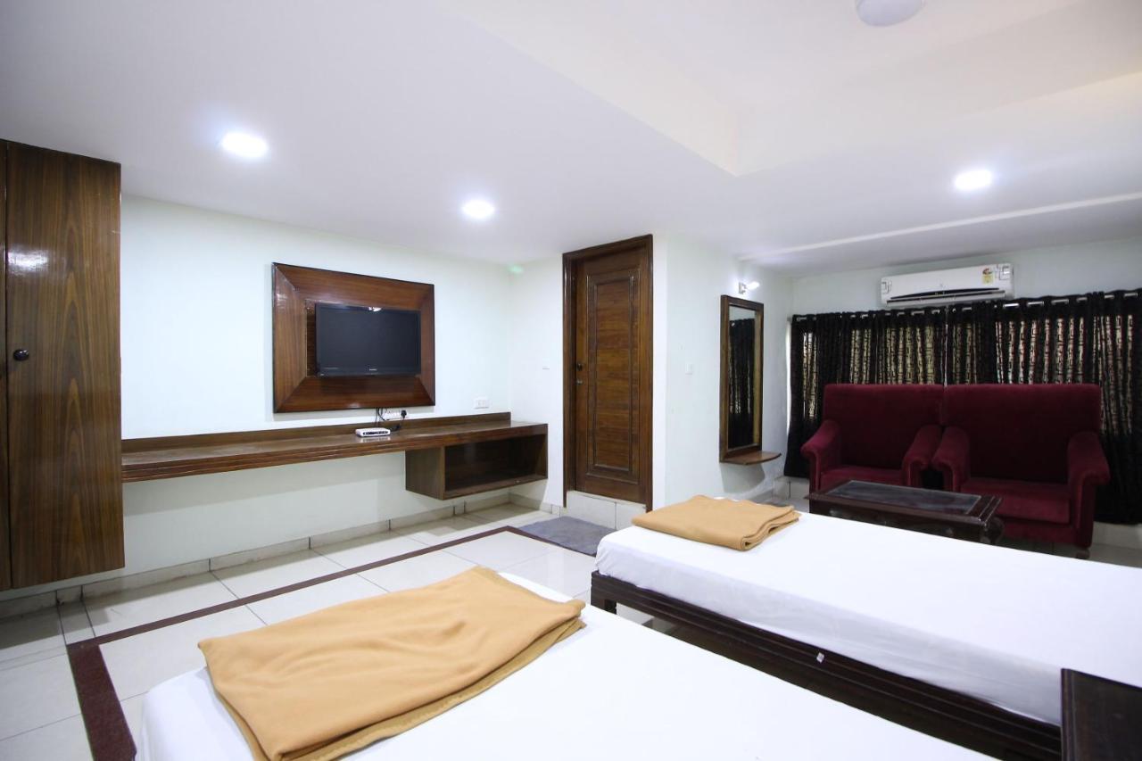 Hotel Seven Ahmedabad Extérieur photo