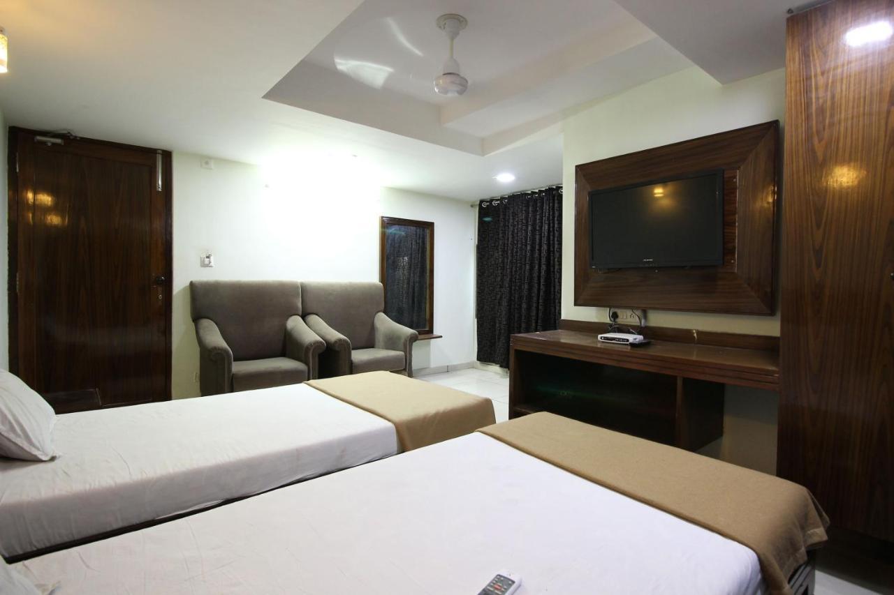 Hotel Seven Ahmedabad Extérieur photo