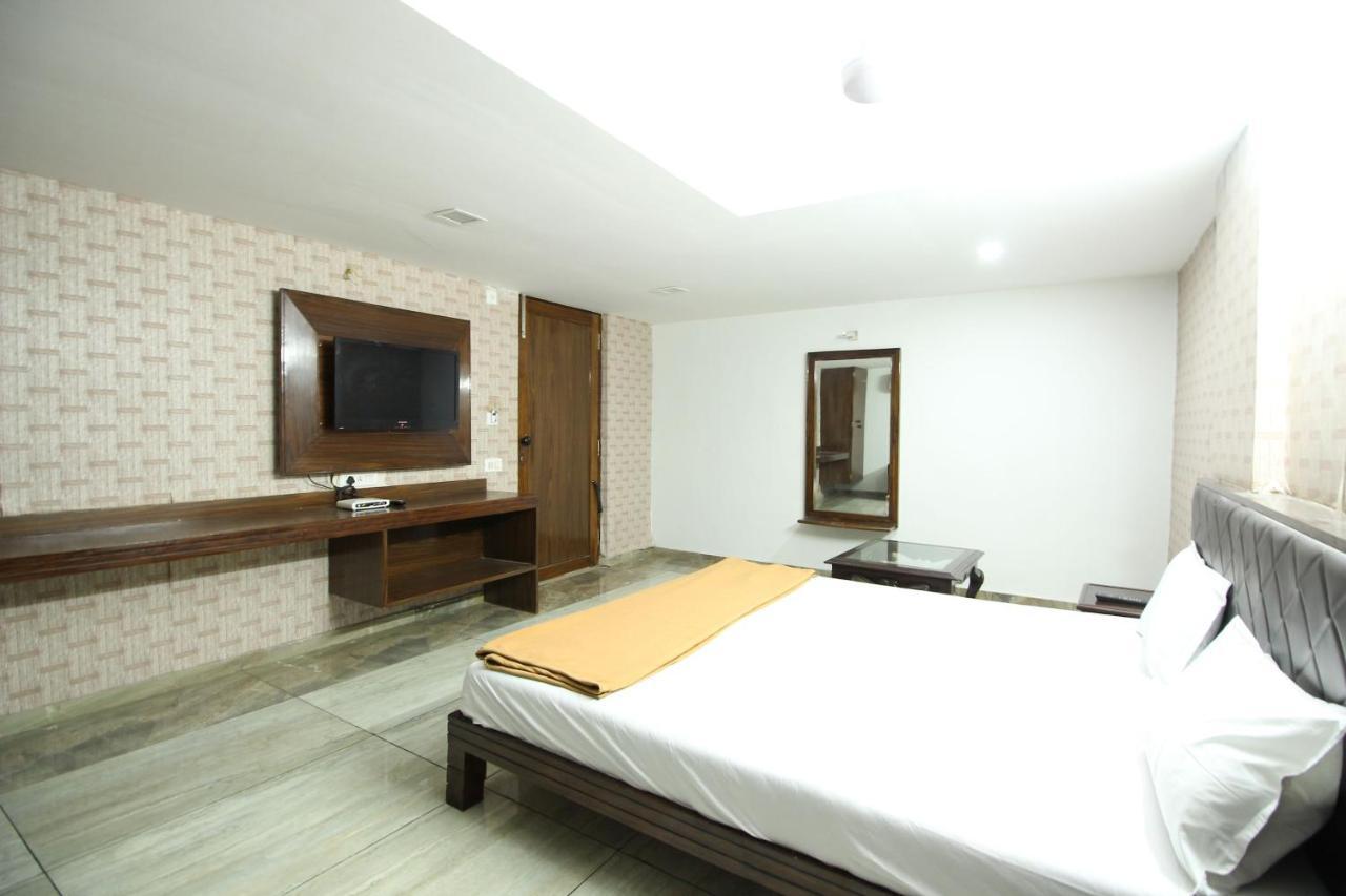 Hotel Seven Ahmedabad Extérieur photo